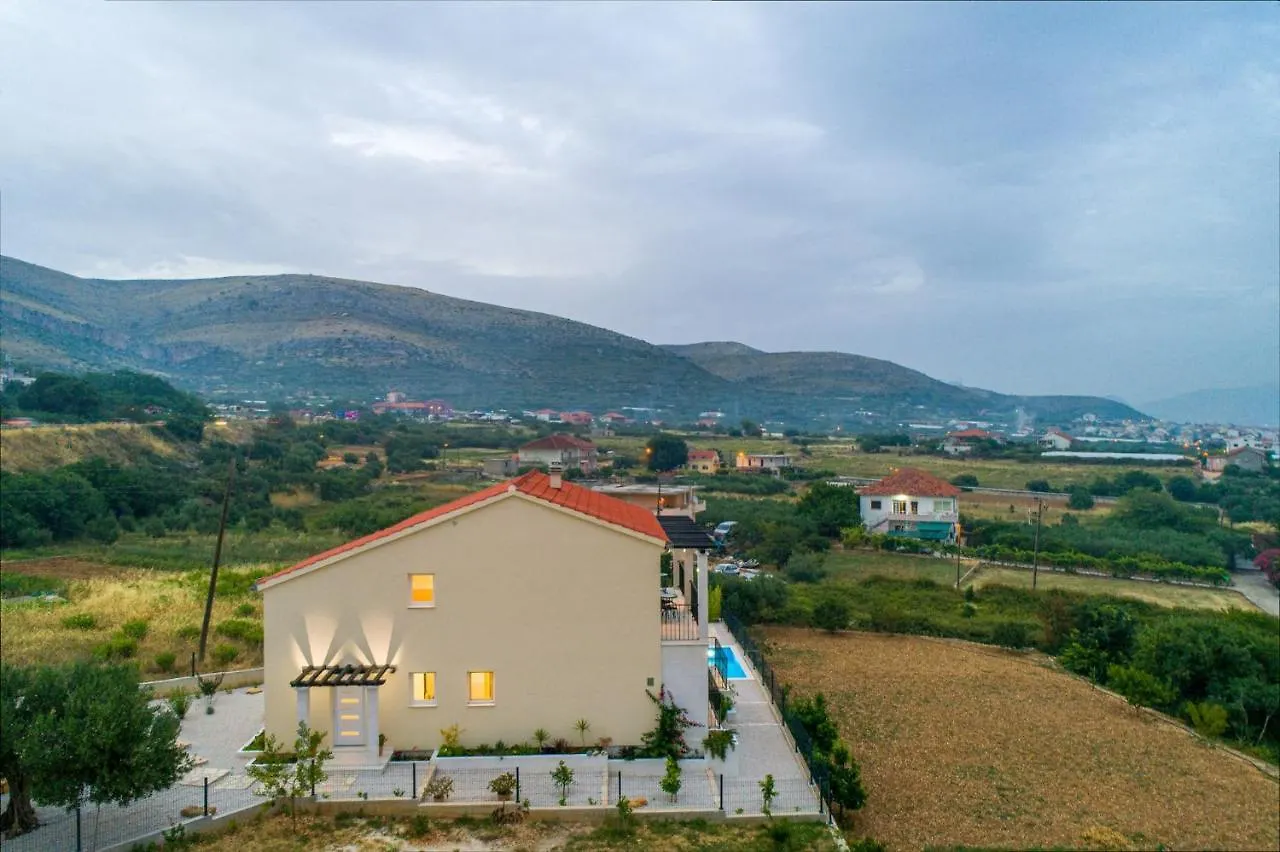 Villa West 0*, Trogir Croatia